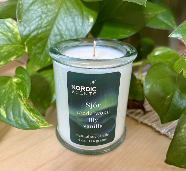 4 oz Sjór <br> sandalwood + lily + vanilla