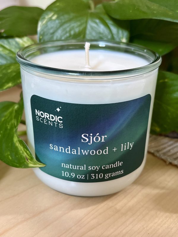 10.9 oz Sjór <br> sandalwood+ lily + vanilla